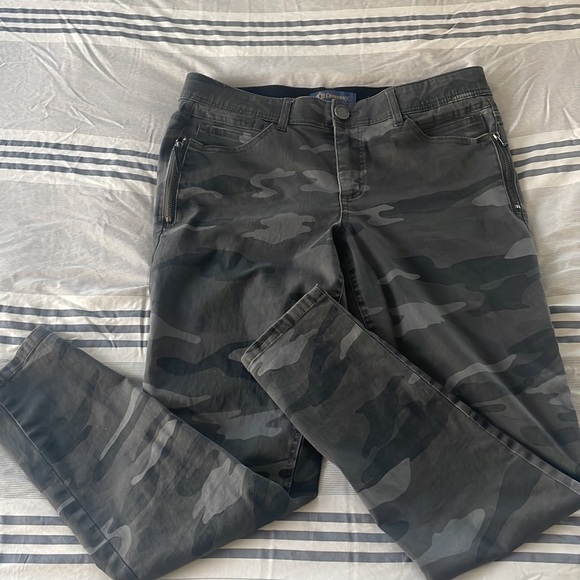 Democracy AB Solution Pants - Picture 2 of 5